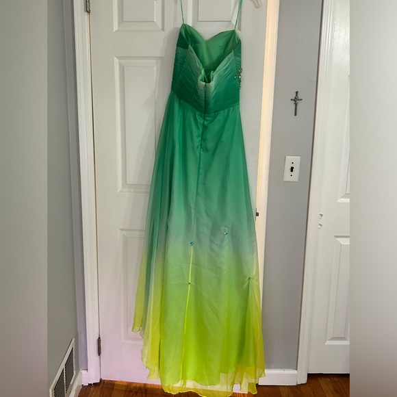 GOWN BEADED Ambiance with Spaghetti Straps. PROM - Picture 14 of 16